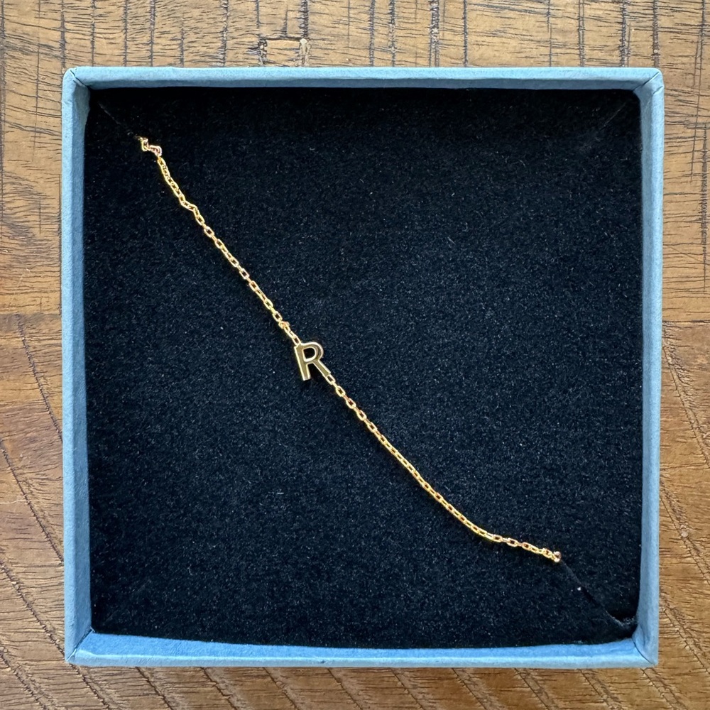 Gold Initial 'R’ Necklace 18 Inches New In Gift Box, Extender Included